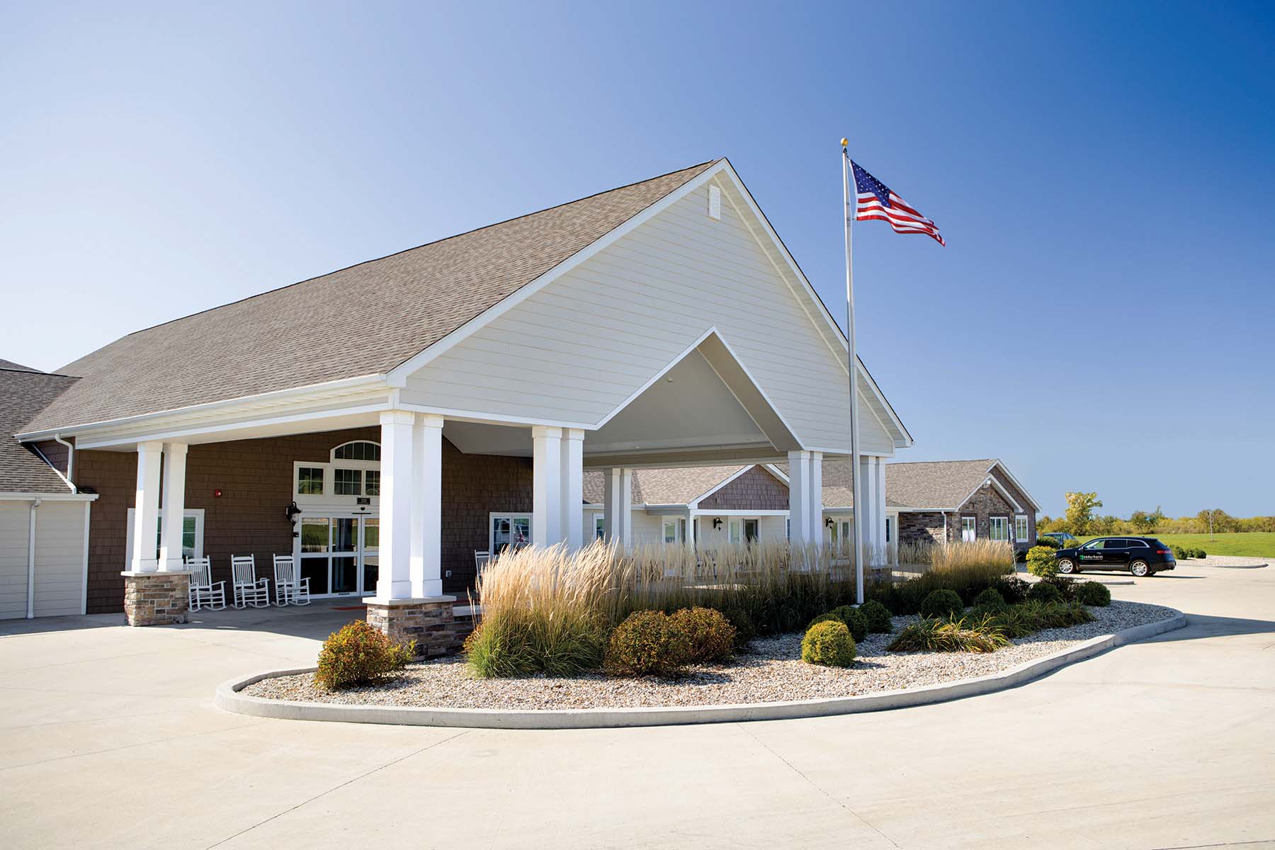 The entrance of Jacksonville Cedarhurst, a single-story building with a large portico in front