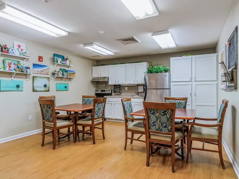 Senior-accessible community kitchen and dining space at Cedar Creek of Fort Wayne