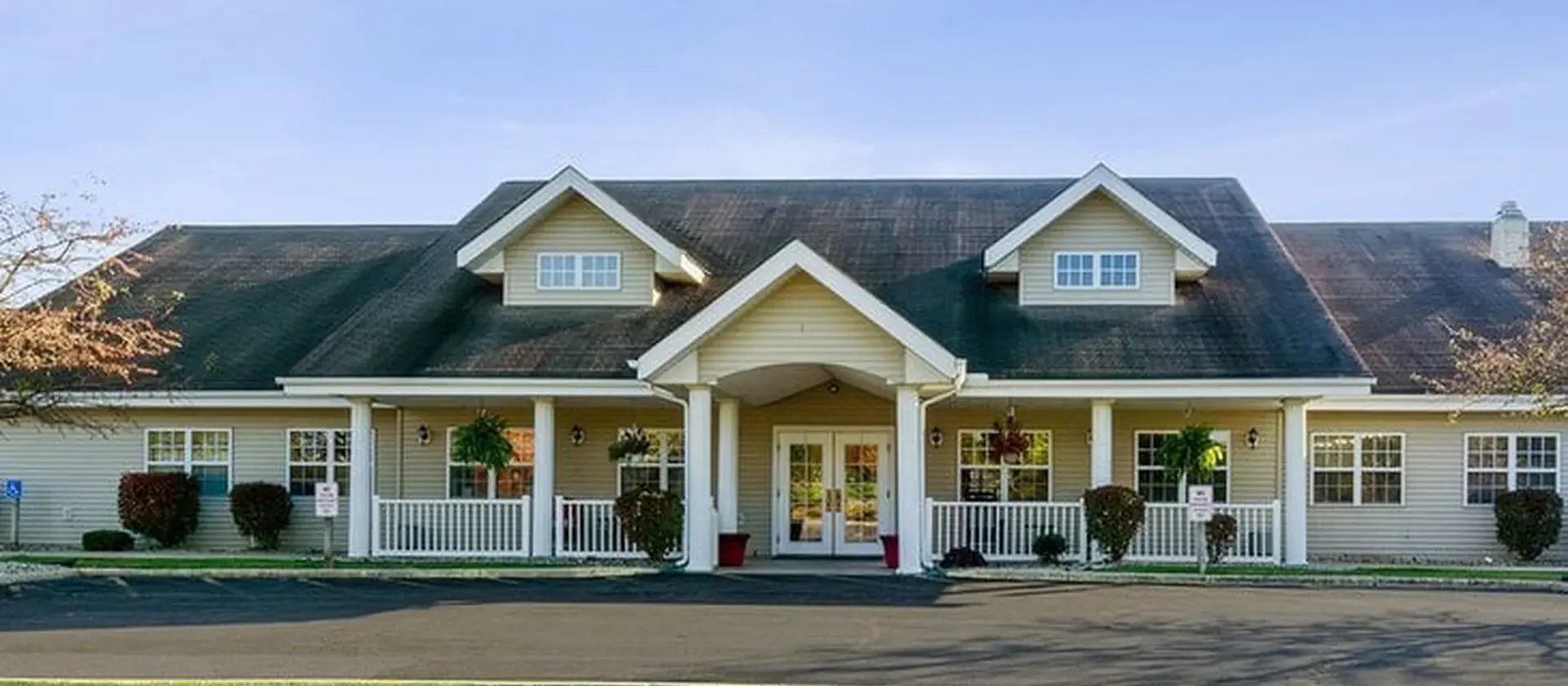 The welcoming front exterior of Cedar Creek of Marion senior living community