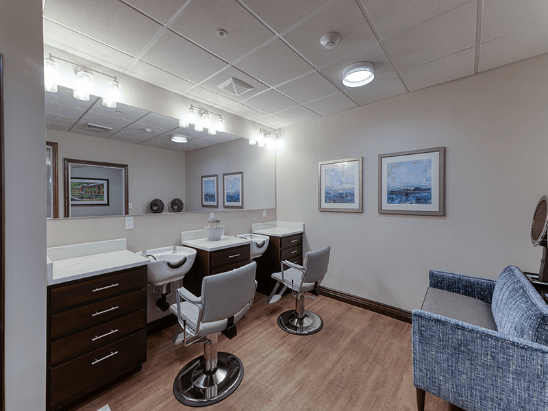 Community salon at Cedarhurst of Arnold