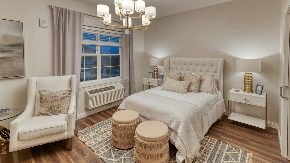 Bedroom of a senior apartment at Cedarhurst of Beaumont, designed for comfort and personalization.