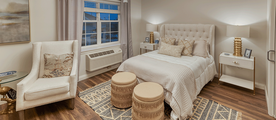 Bedroom of a senior apartment at Cedarhurst of Beaumont, designed for comfort and personalization.