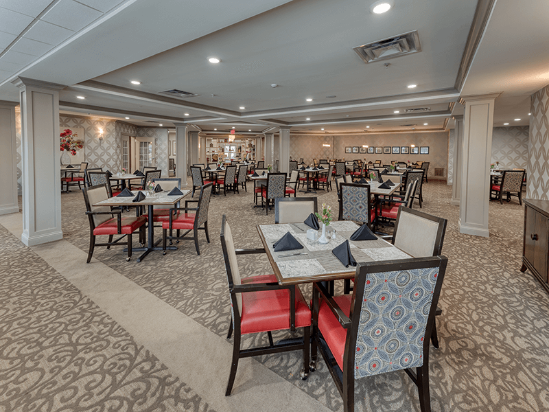 A community dining room at Cedarhurst of Beaumont, providing convenient all-day dining for residents.