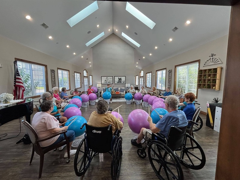 Cedarhurst of Bethalto - Drumming Class 800x600