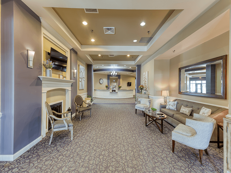Spacious common area at Cedarhurst of Breese, where residents can relax or gather
