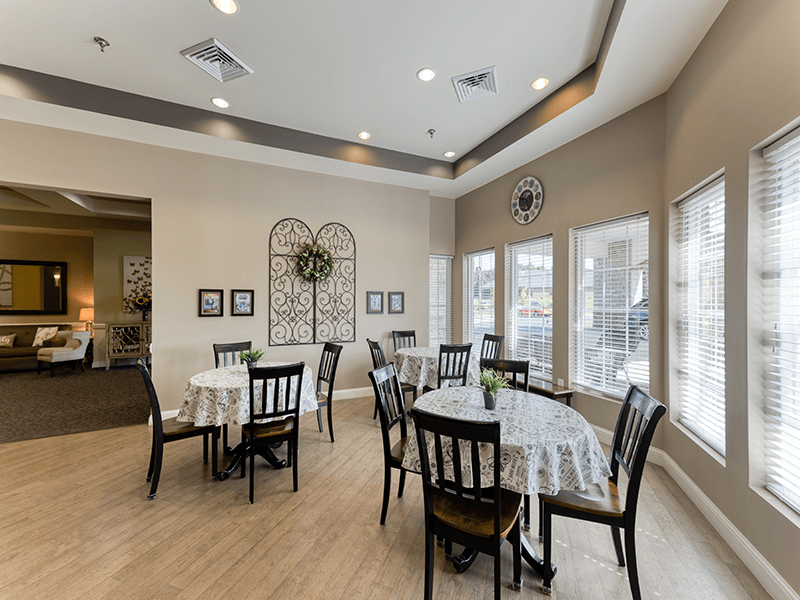 Another dining area at Cedarhurst of Breese for resident to enjoy their meals. 