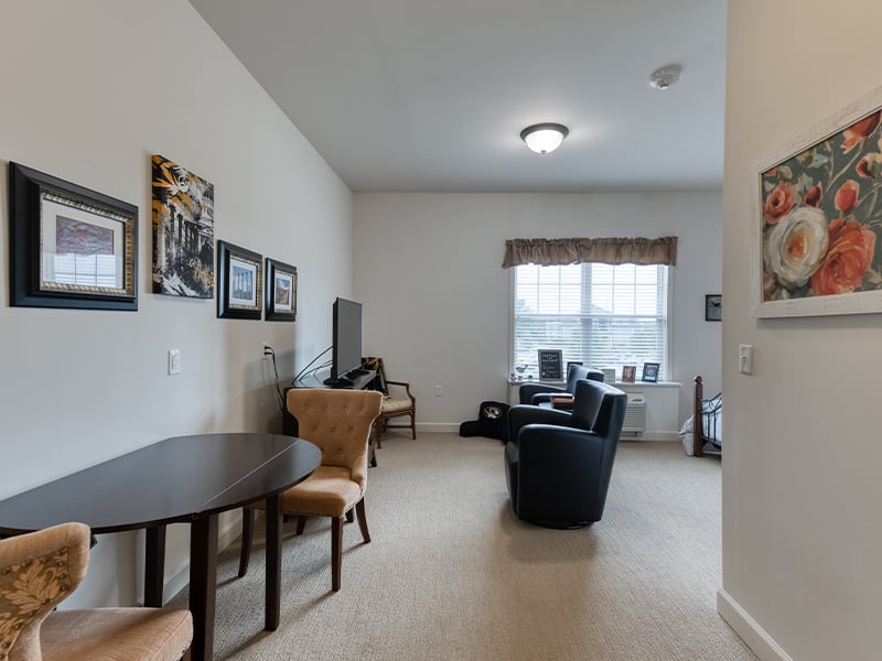 A cozy and well-appointed senior studio apartment at Cedarhurst of Columbia