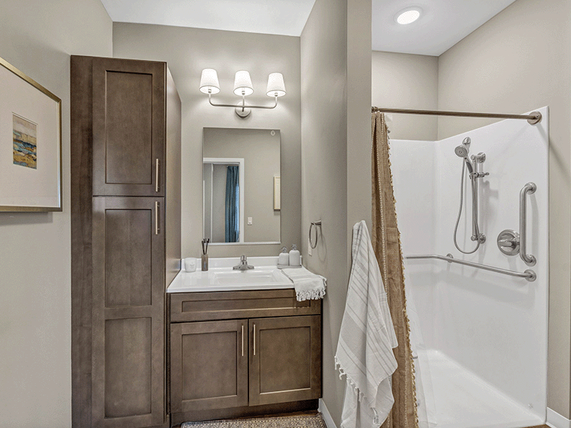 Cedarhurst of Crown Point - Apartment Bathroom