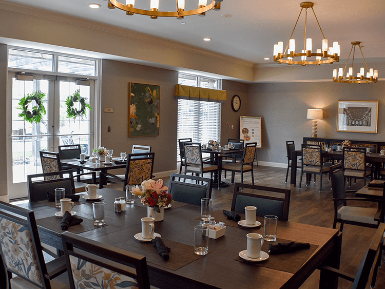 Cedarhurst of Des Peres - Dining Room