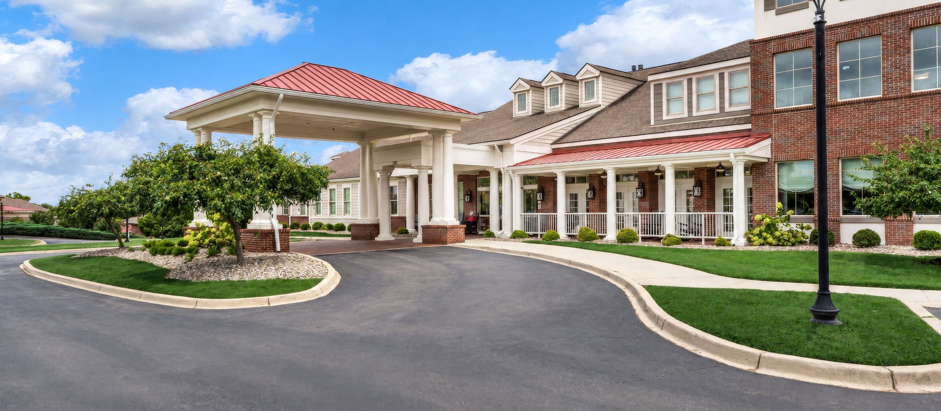 Cedarhurst of East Louisville - Community Exterior (1920 x 840)