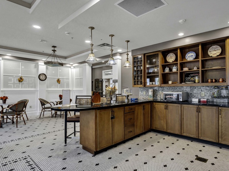 The inviting on-site bistro at Cedarhurst of East Louisville, offering a senior-friendly spot for coffee and socializing for residents