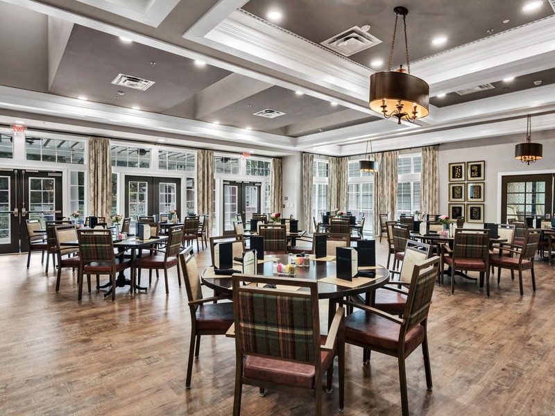 A community dining room at Cedarhurst of East Louisville, providing convenient all-day dining for residents