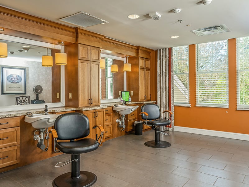 Community salon at Cedarhurst of East Louisville