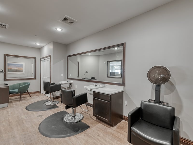 Community salon at Cedarhurst of Fort Wayne