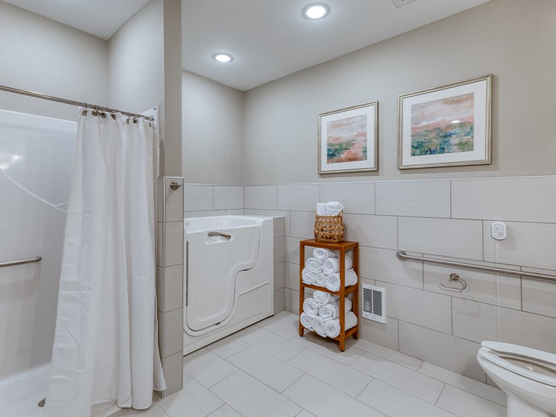 Community spa at Cedarhurst of Fort Wayne