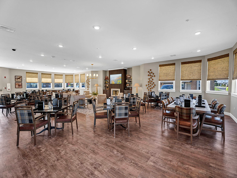 A beautifully designed common area at Cedarhurst of Frankfort, offering a welcoming space for residents to connect