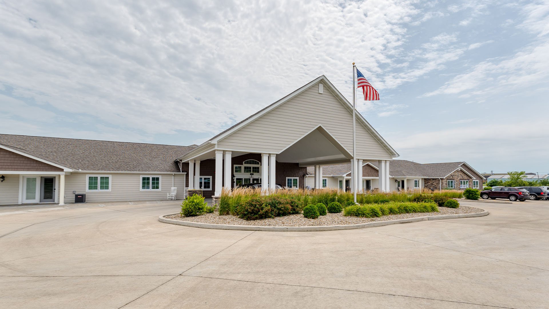 The welcoming front exterior of Cedarhurst of Jacksonville senior living community