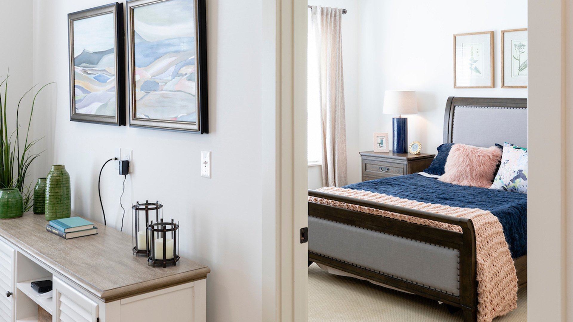 Senior-friendly apartment living room at Cedarhurst of La Vista, offering comfortable and accessible design for residents