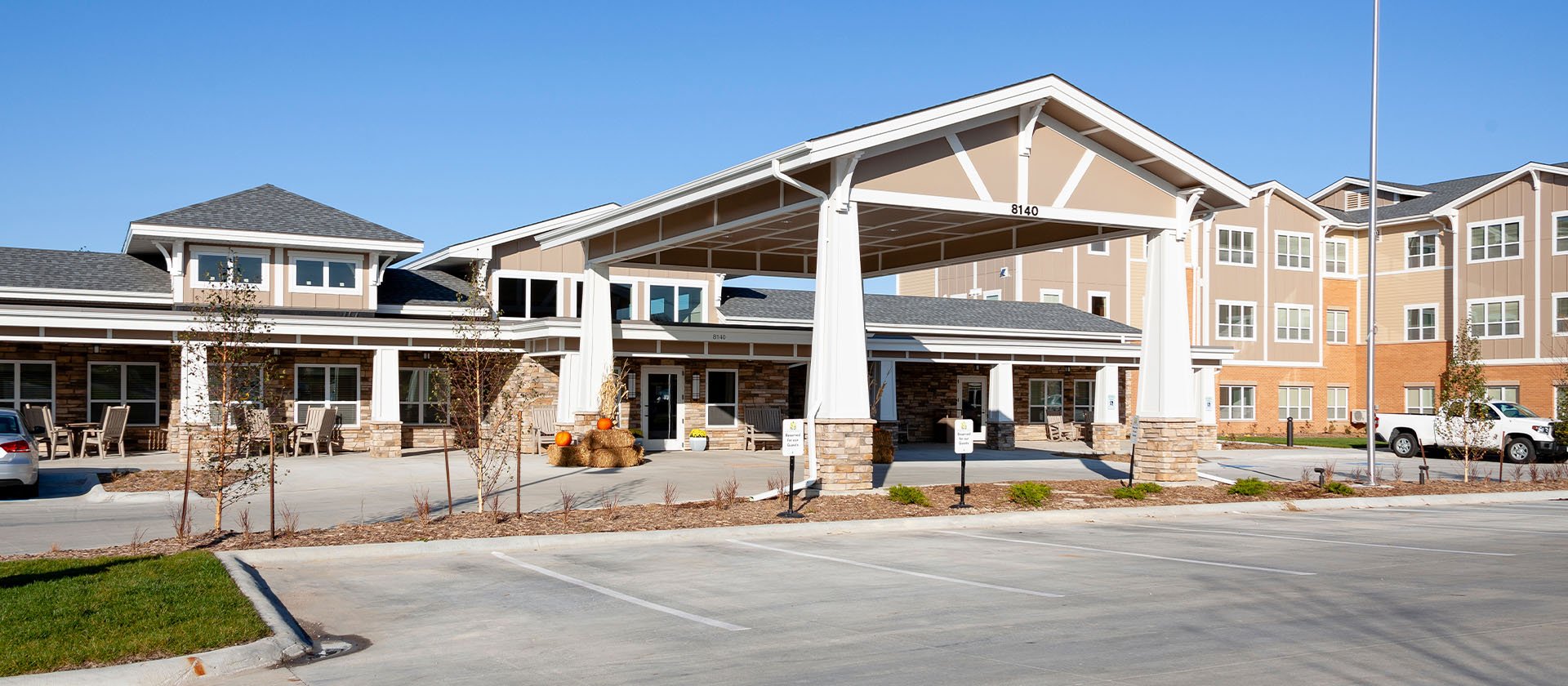 The welcoming front exterior of Cedarhurst of La Vista senior living community