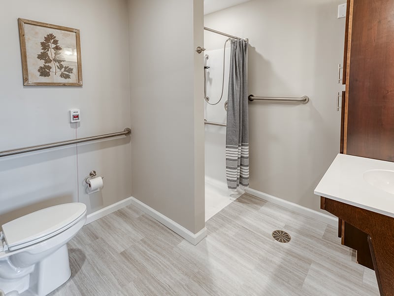 Accessible bathroom in a Cedarhurst of Lebanon apartment, designed for comfort, safety, and independence