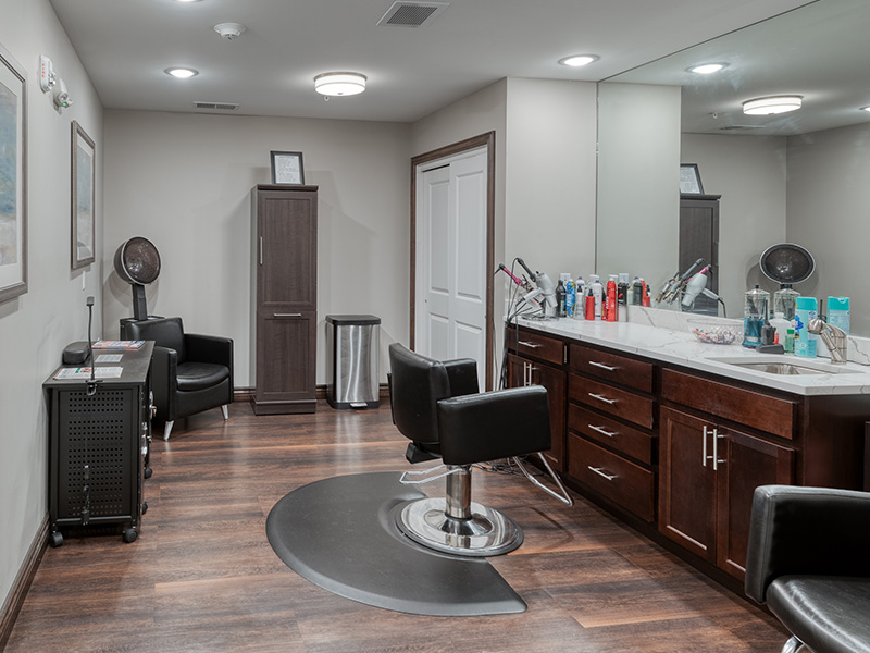 Community salon at Cedarhurst of Lebanon