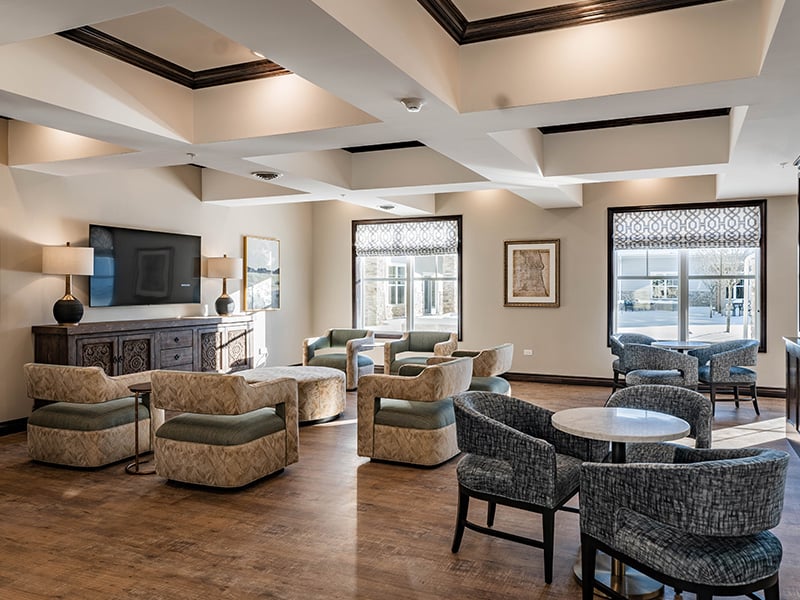 Common area at Cedarhurst of McHenry, which is ideal for residents to enjoy reading, unwinding, or playing games with friends