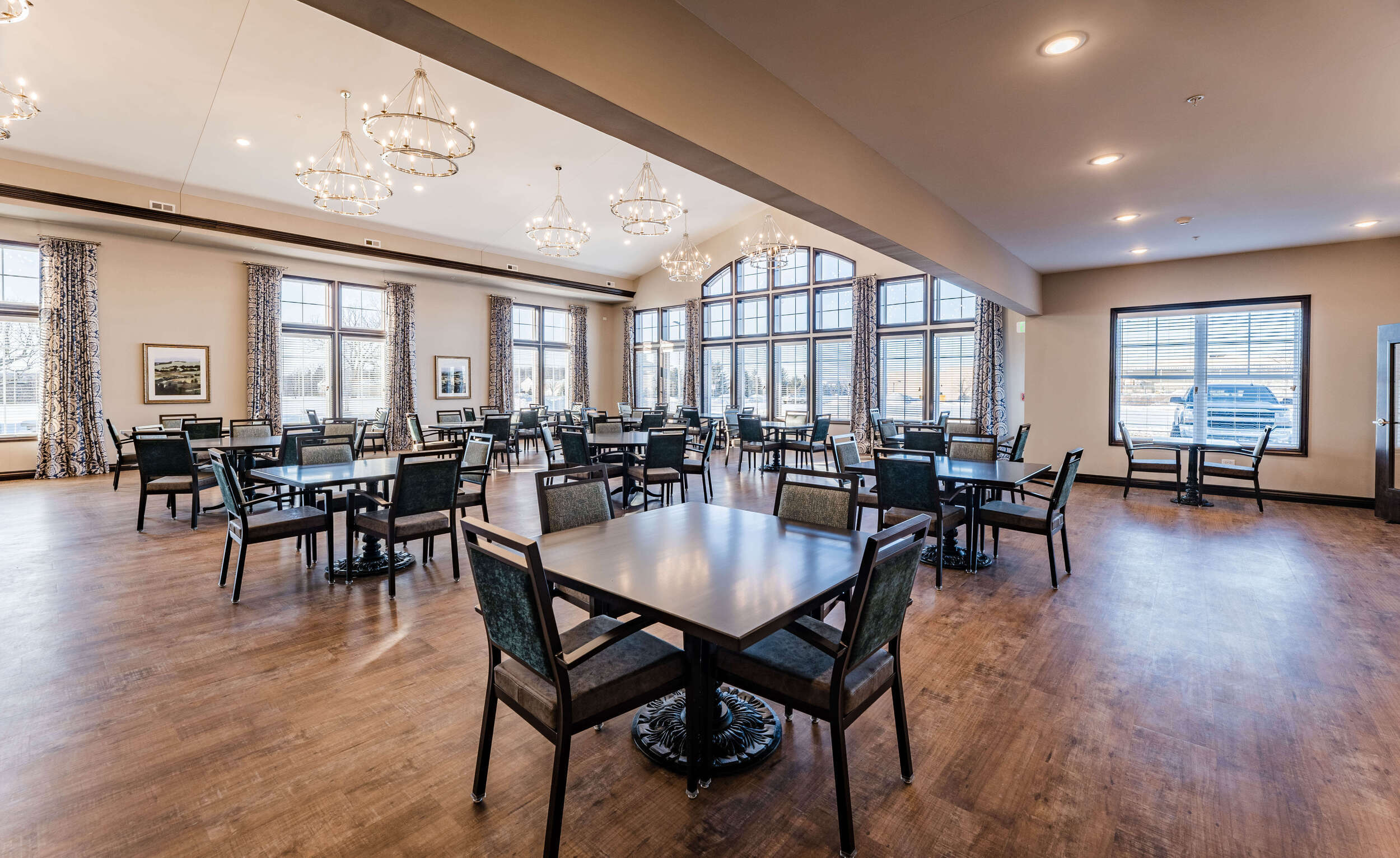 Cedarhurst of McHenry -- Dining Room HiRes-1