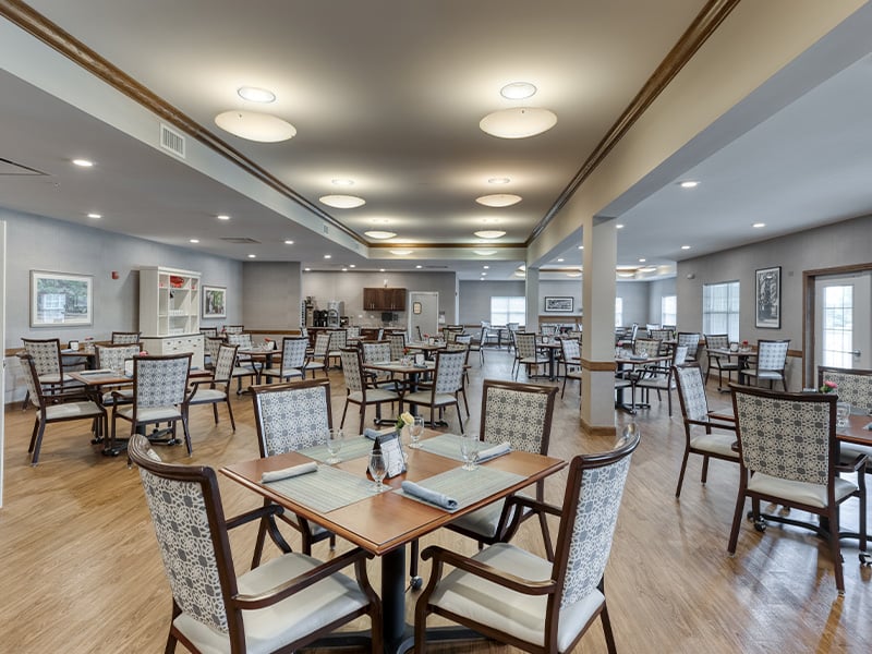 A community dining room at Cedarhurst of Naperville, providing convenient all-day dining for residents.