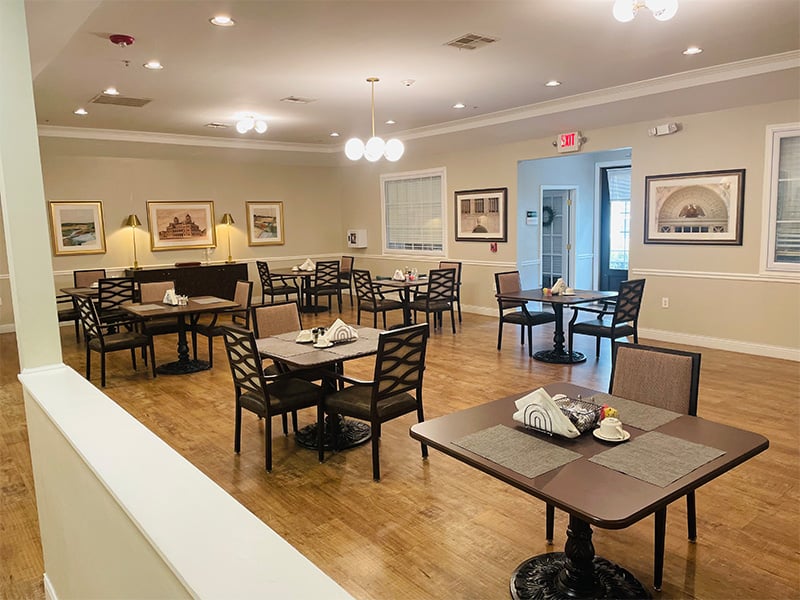 A community dining room at Cedarhurst of Oakwood, providing convenient all-day dining for residents