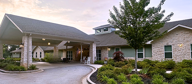 The welcoming front exterior of Cedarhurst of Spartanburg senior living community.