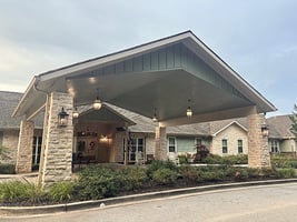 The welcoming exterior of Cedarhurst of Spartanburg senior living community