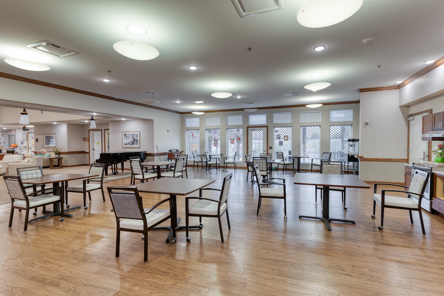 Cedarhurst of St Charles - Dining