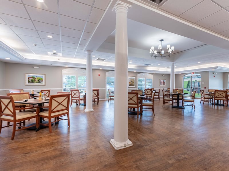 A community dining room at Cedarhurst of Tesson Heights, providing convenient all-day dining for residents