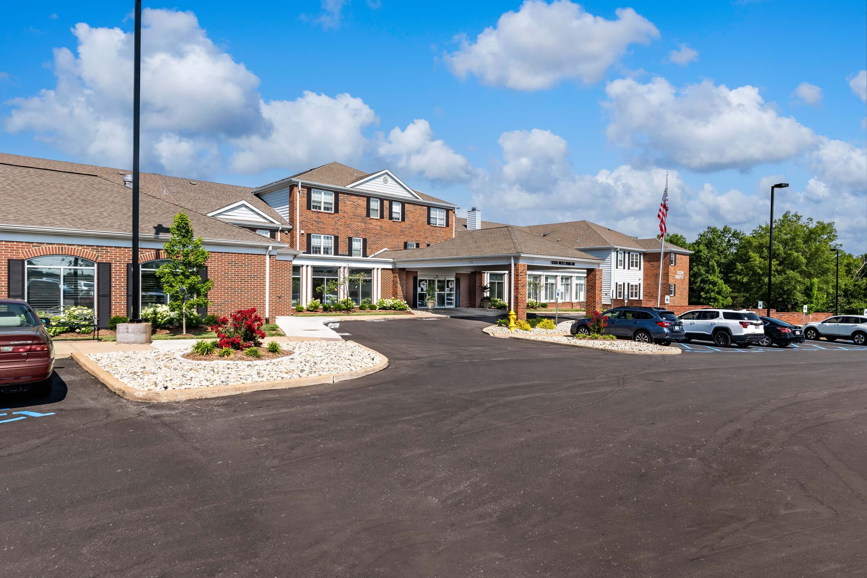 Cedarhurst of Tesson Heights -- Exterior