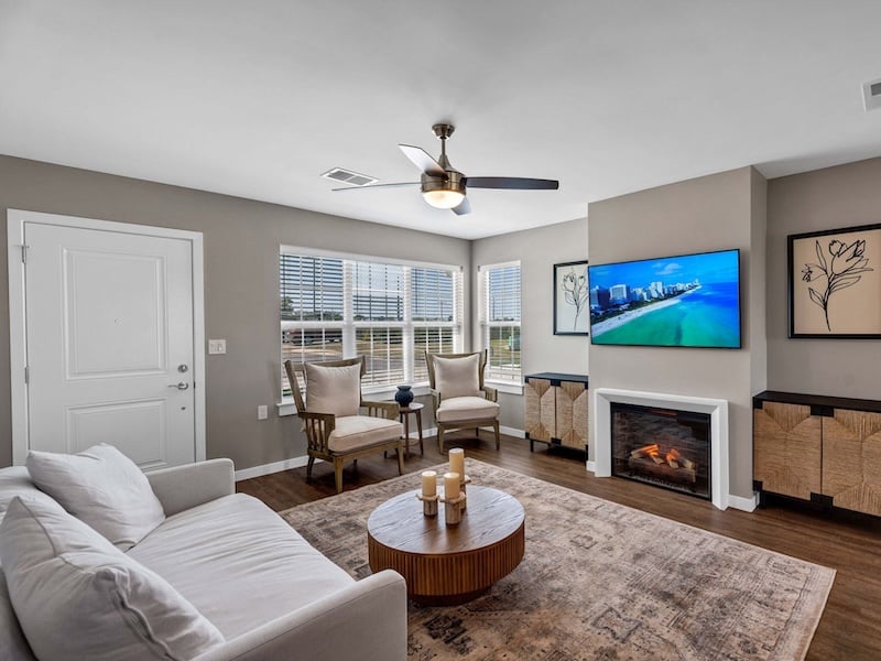 Living room at Cedarhurst of Topeka's Independent Living at Cedarhurst Cottages