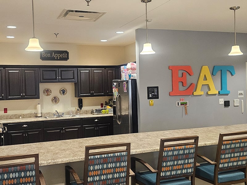 The inviting on-site bistro at Cedarhurst of Waterloo, offering a senior-friendly spot for coffee and socializing for residents