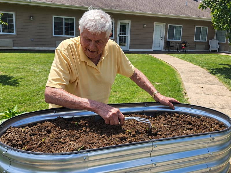 Cedarhurst of Waterloo - Lifestyle Gardening [800x600]