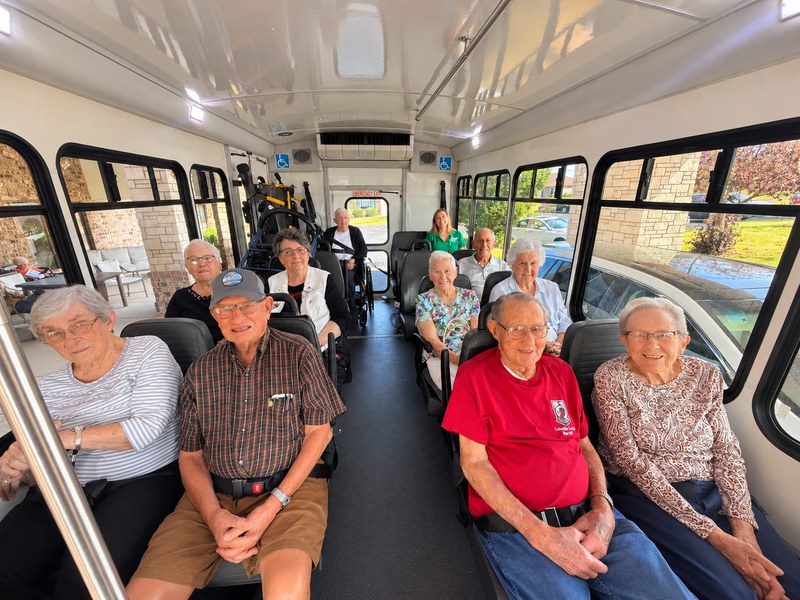 Cedarhurst of Waterloo - Lifestyle Group Outing On The Bus [800x600]