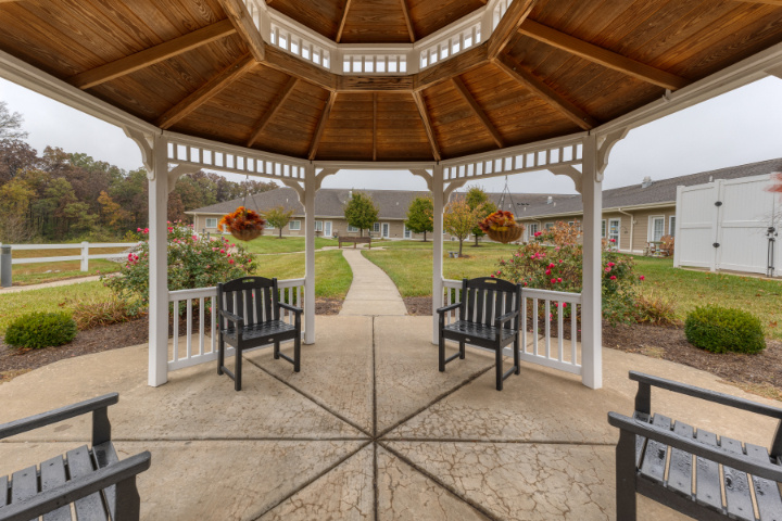 Cedarhurst of Waterloo - Outdoor Space