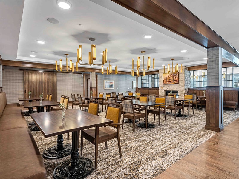 A community dining room at Cedarhurst of Wentzville, providing convenient all-day dining for residents