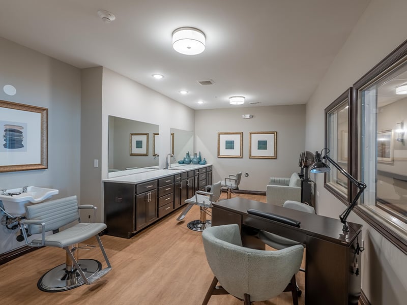 Community salon at Cedarhurst of Woodstock