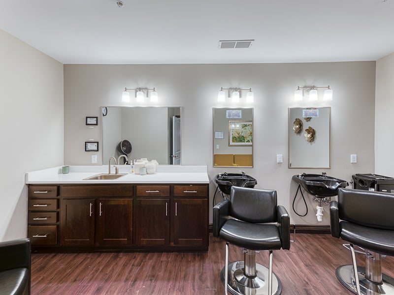 Community salon at Cedarhurst of Yorkville