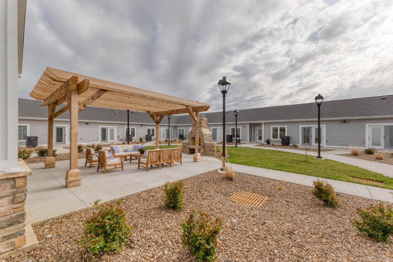 Cedarhurst of Owensboro - Outdoor Space
