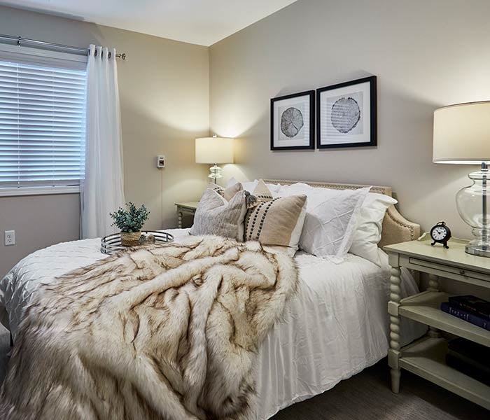 Cedarhurst of Springfield bedroom