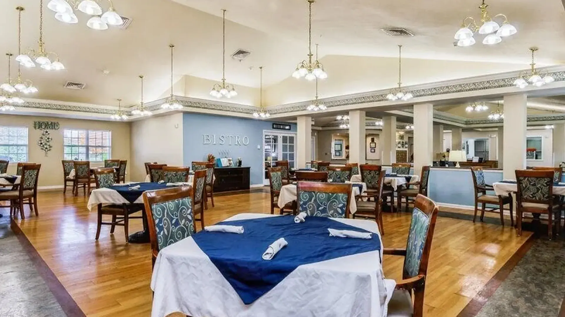 A spacious and bright dining room at Cedar Creek of Marion, offering comfortable seating for meals