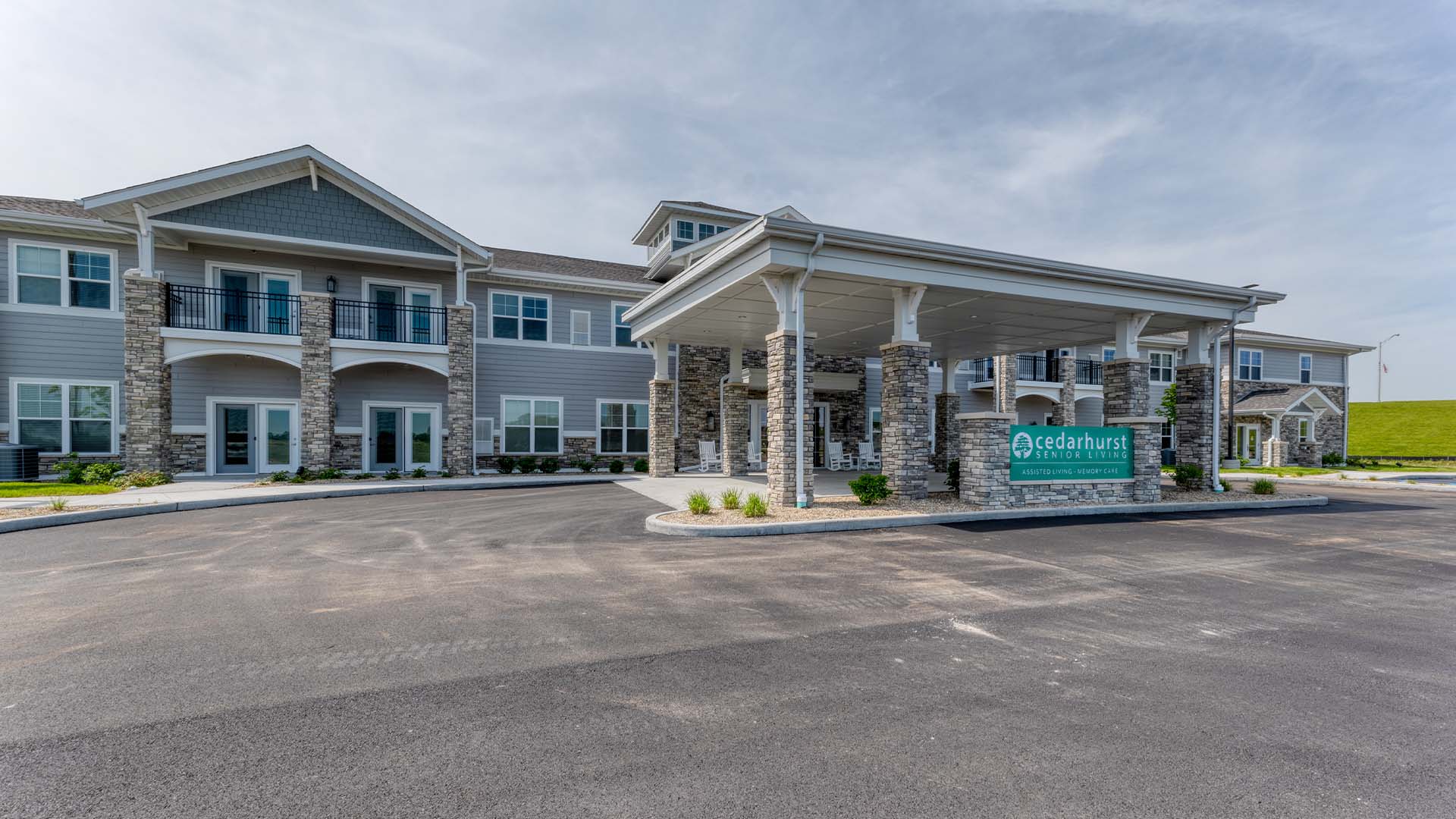 The welcoming front exterior of the Cedarhurst of Dyer senior living community