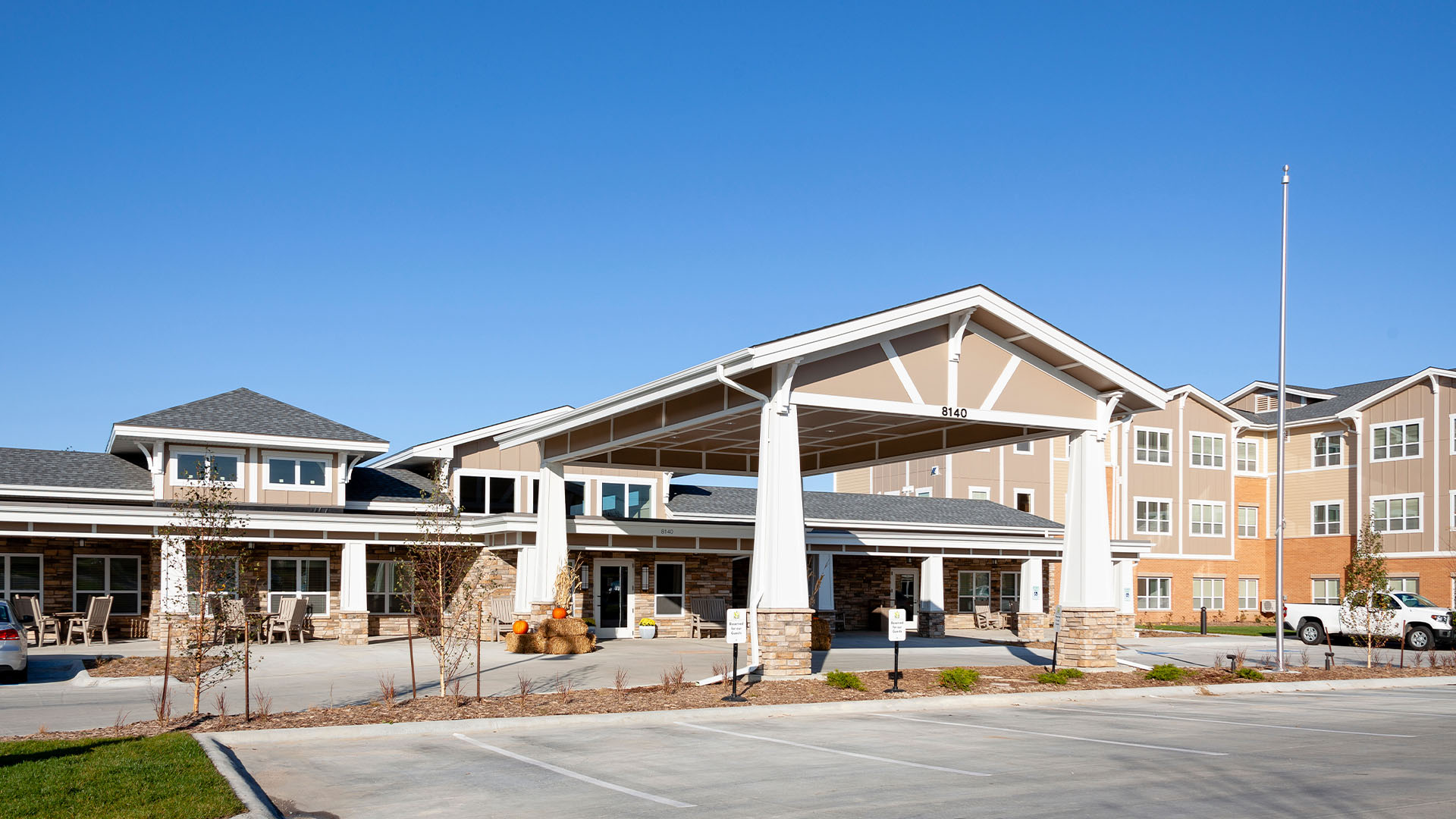 The welcoming front exterior of Cedarhurst of La Vista senior living community