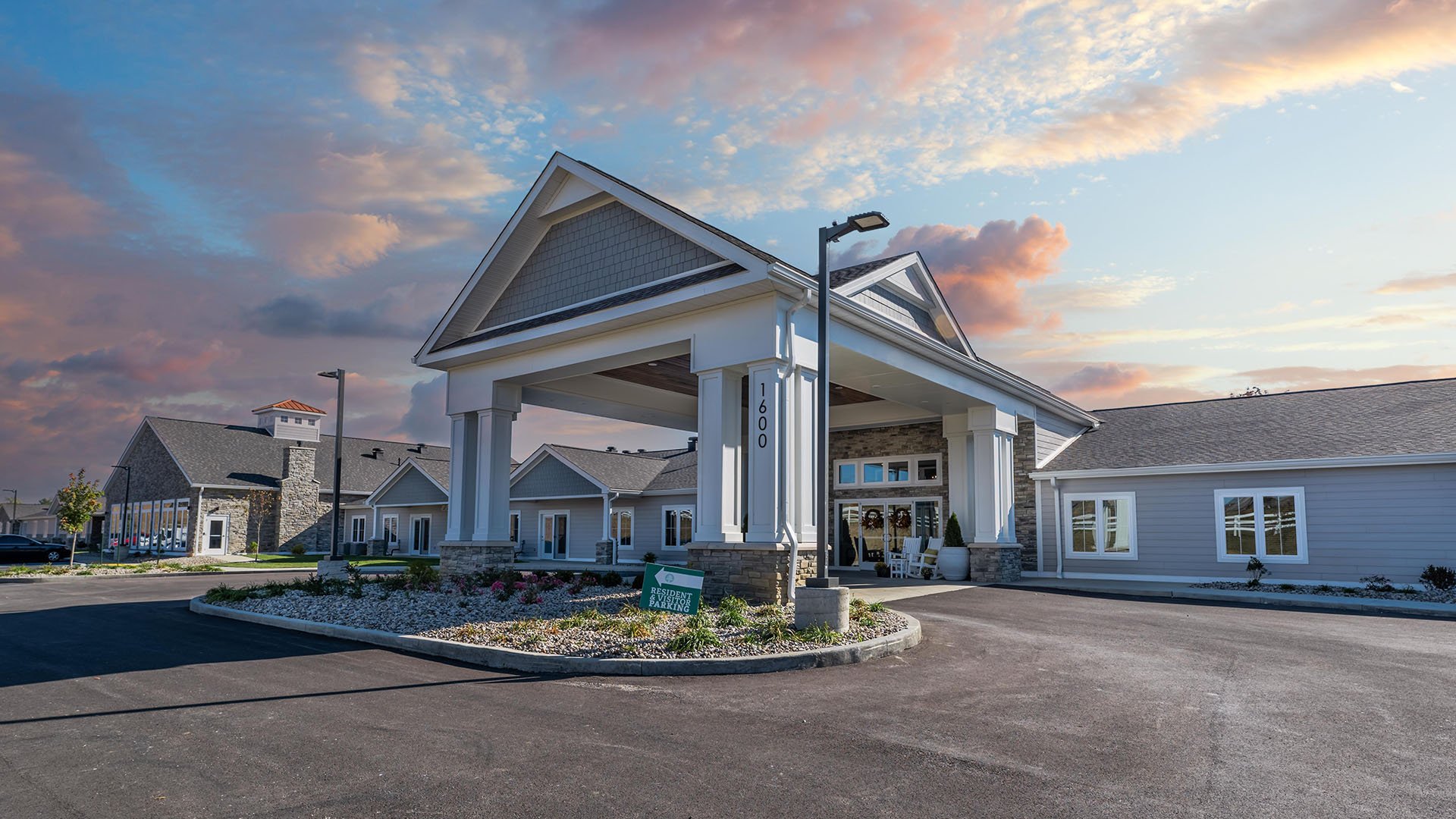 The welcoming front exterior of Cedarhurst of Nicholasville senior living community.