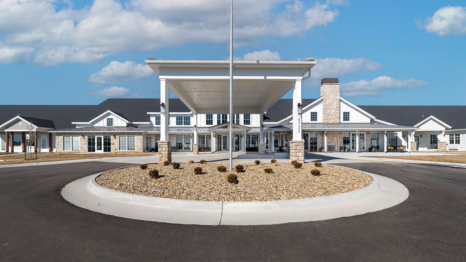 The welcoming front exterior of Cedarhurst of Topeka senior living community