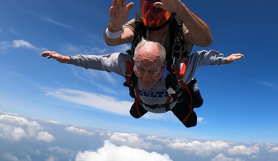 Featured Image for Ft. Wayne, IN | That’s a wrap! 83-year-old man completes bucket list by skydiving